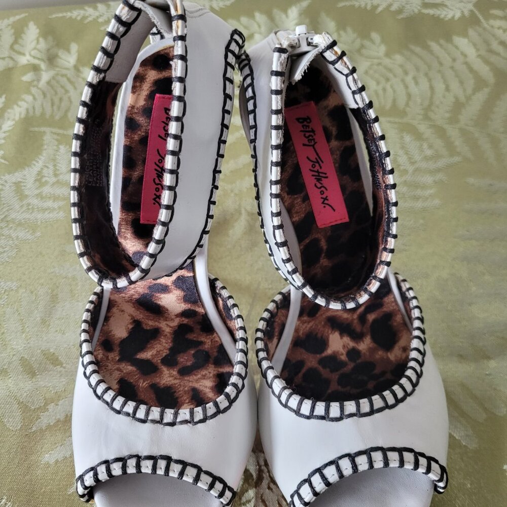 Betsey Johnson Tricksy Heels - Picture 6 of 9